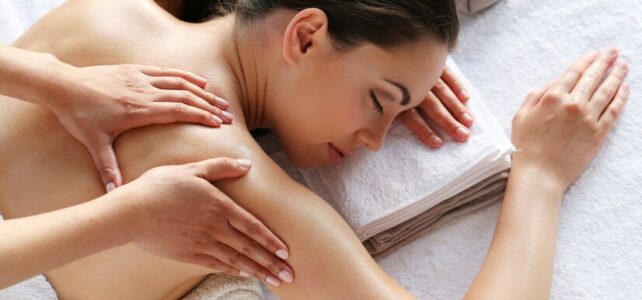 Cursos de Massagem 2025: 6 Melhores