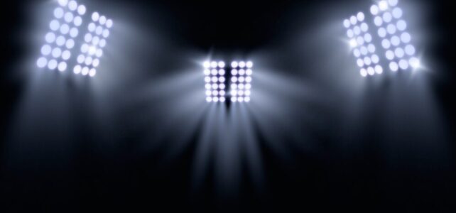 Quantos Metros um Refletor de 100W Ilumina?