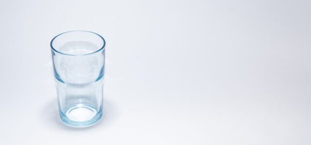 Benefícios da água com vinagre de maçã e bicarbonato Benefícios da água com vinagre de maçã e bicarbonato