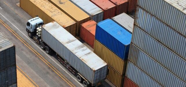 Eficiência e segurança no transporte de cargas especiais