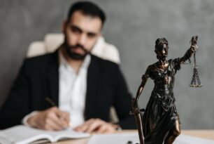 Certidão de Ônus Reais: Veja os motivos para obter este documento e saiba como e quando solicitá-lo