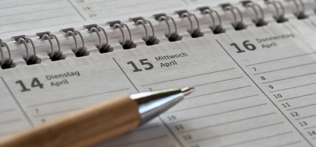 Por que um ano tem 52 semanas e não 48? Por que um ano tem 52 semanas e não 48?
