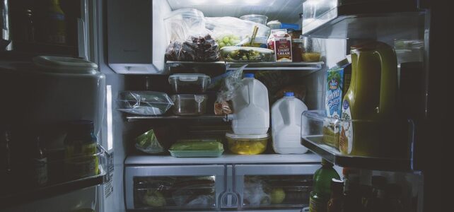 Quanto custa repor o gás da geladeira?